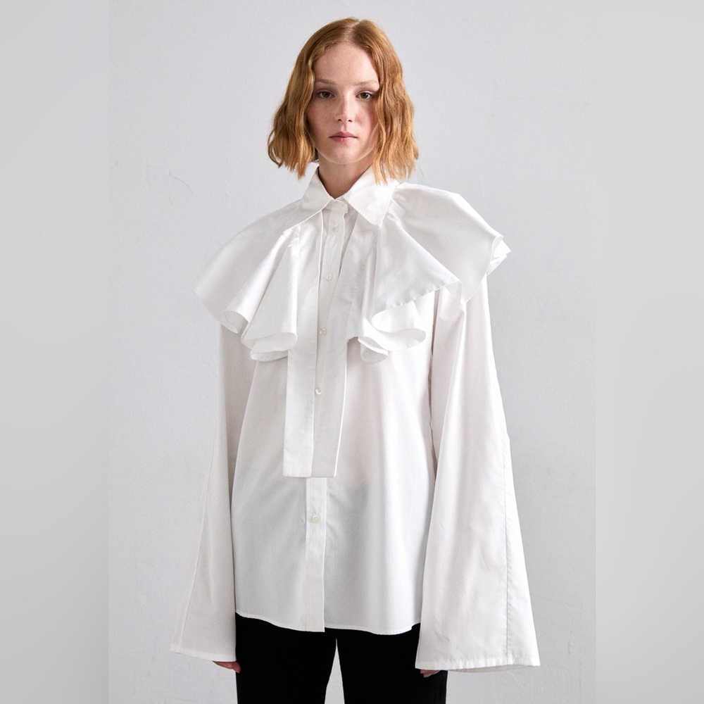 BITE STUDIOS
CURVED BLOUSE & PETAL SHAWL - BUTTON-DOWN BLOUSE - WHITE size 10